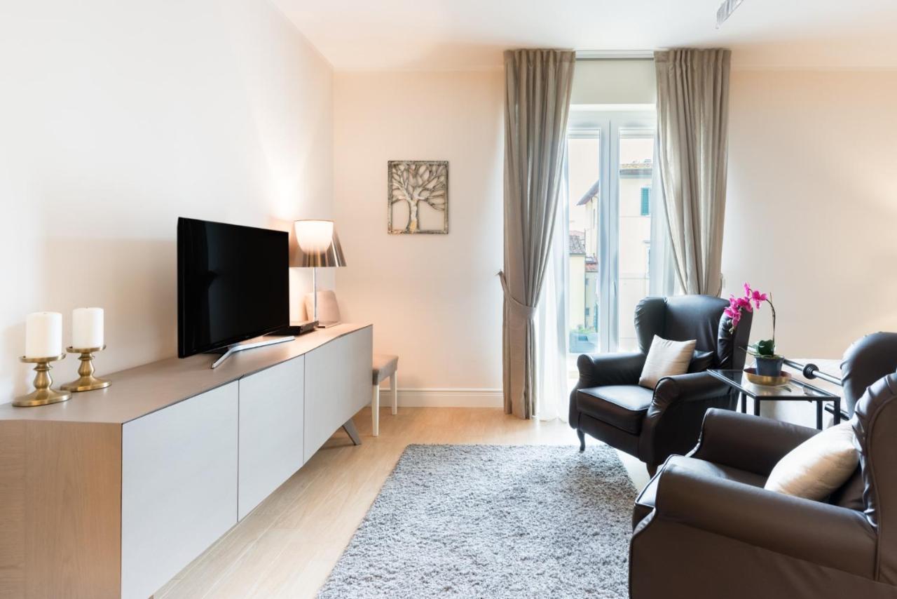 One-Bedroom Apartment,1055948320:JPEG
