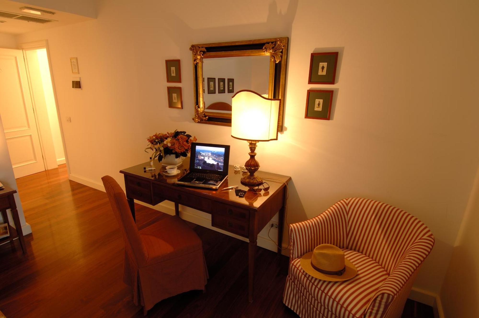 Deluxe Double Room Patio