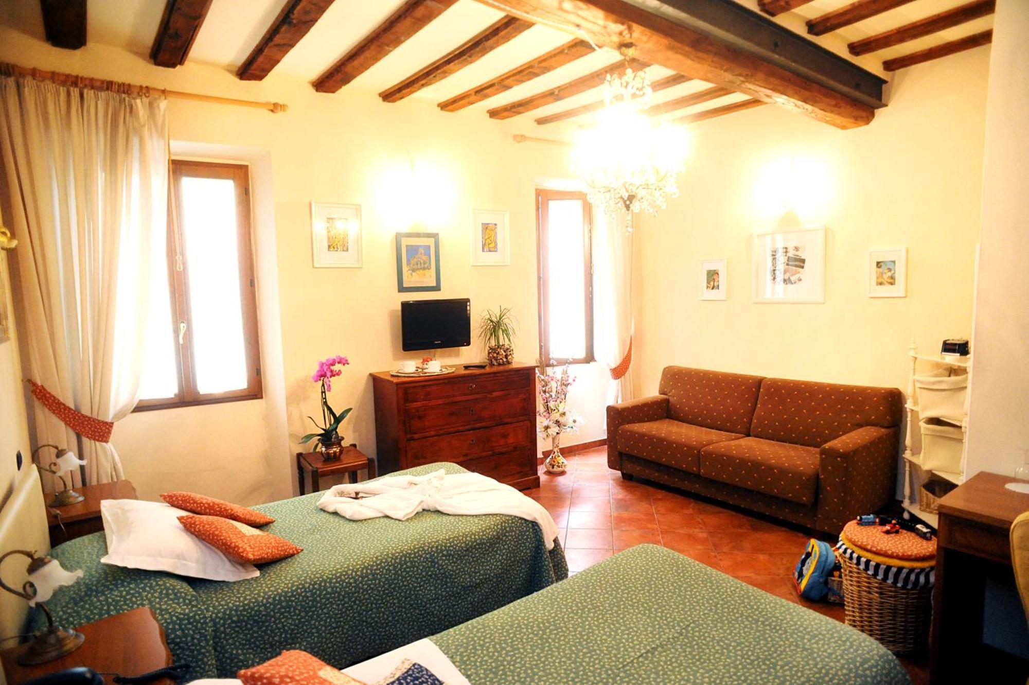 Triple Room,1234482632:JPEG