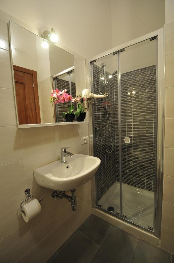 Quarto Duplo