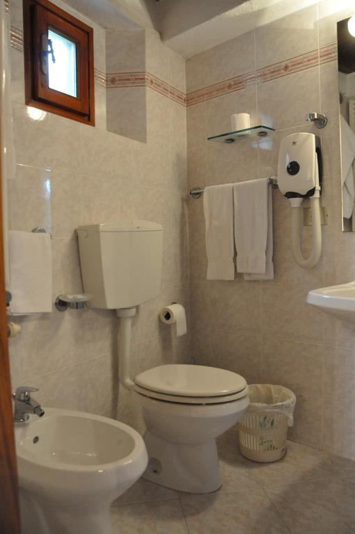 Triple Room,124626987:JPEG