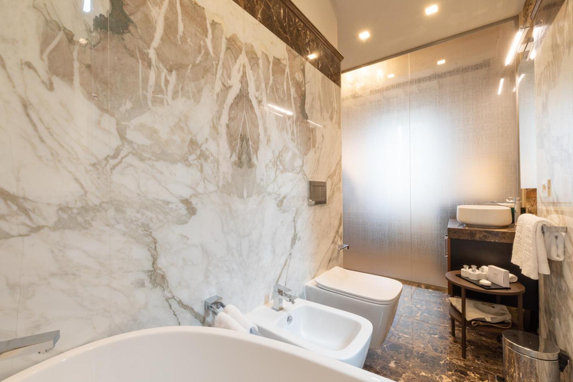 Leonardo - Suite Lit King-Size Deluxe - Vue sur Duomo