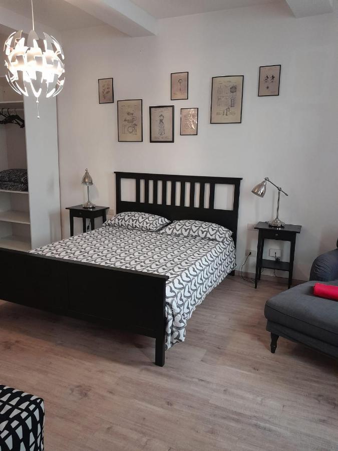 One-Bedroom Apartment,1348825811:JPEG