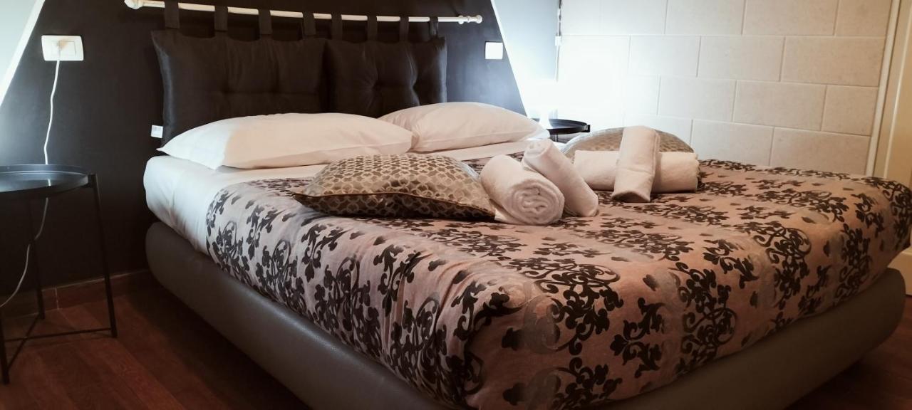 Standard Double Room,1379124869:JPEG