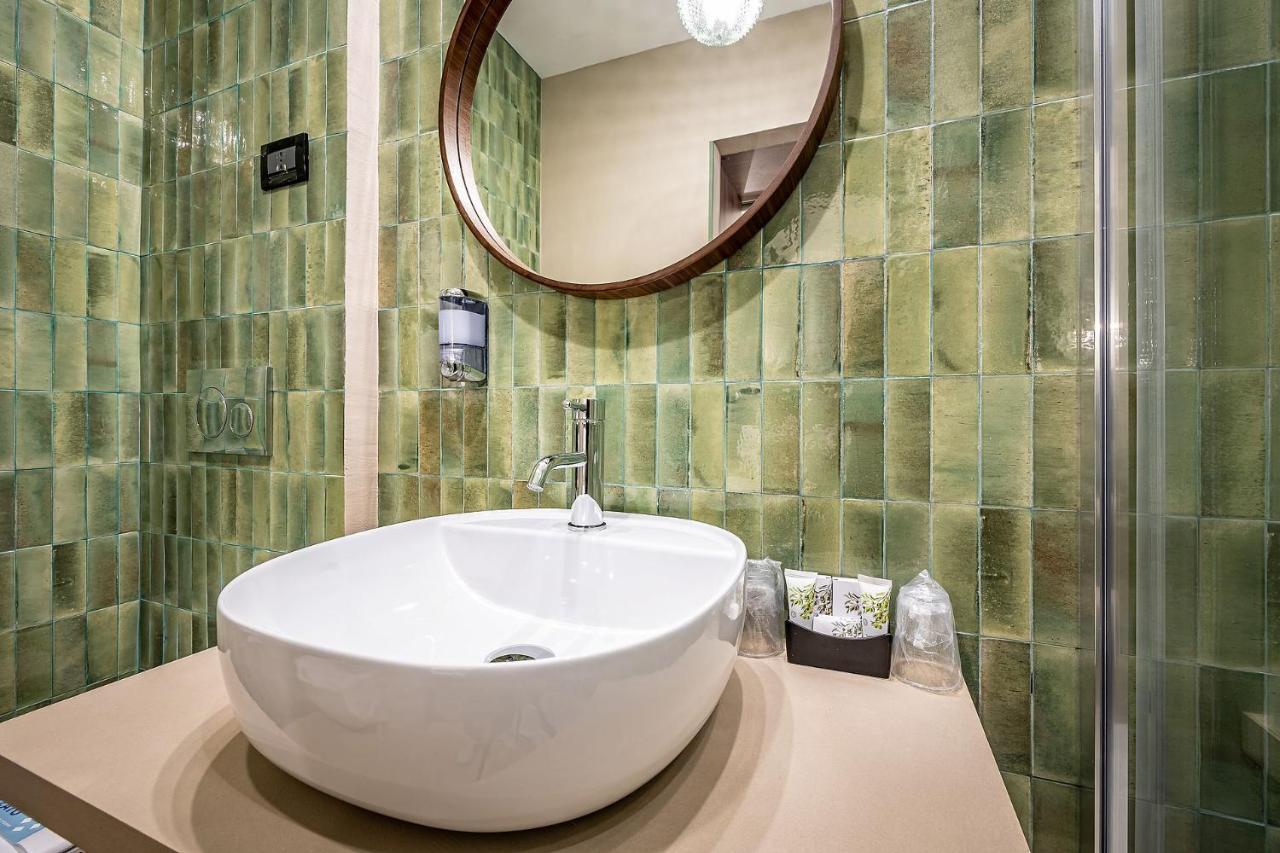 Small Double Room,1602324506:JPEG