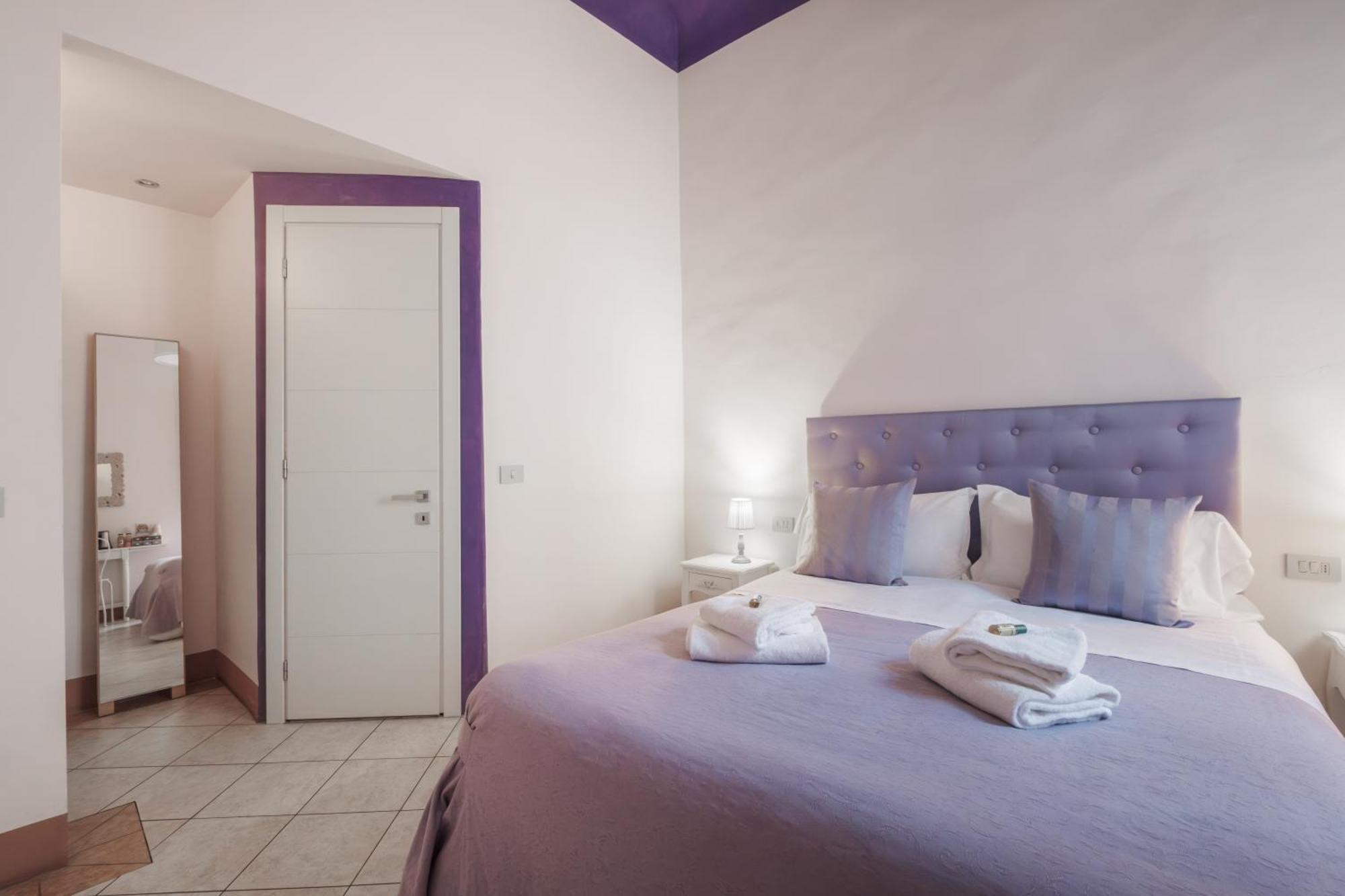 Double or Twin Room Private Bathroom