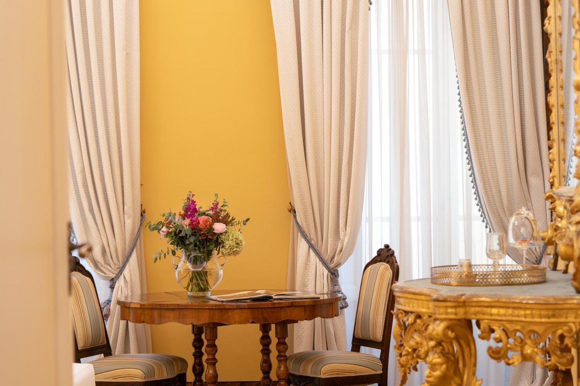 Royal Suite,1536400972:JPEG