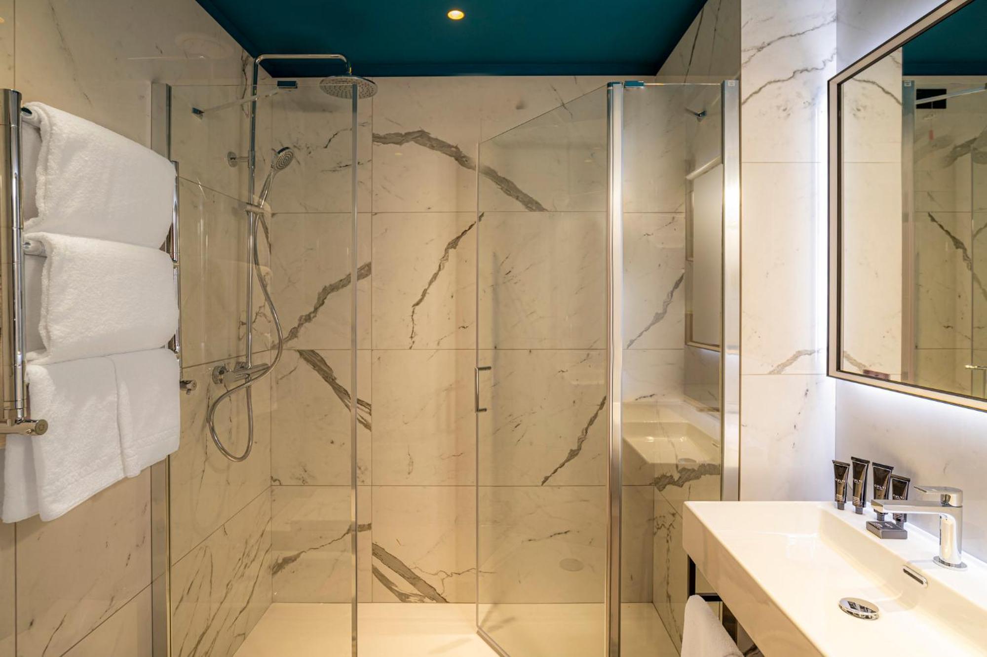 Premium King Room,1580301913:JPEG