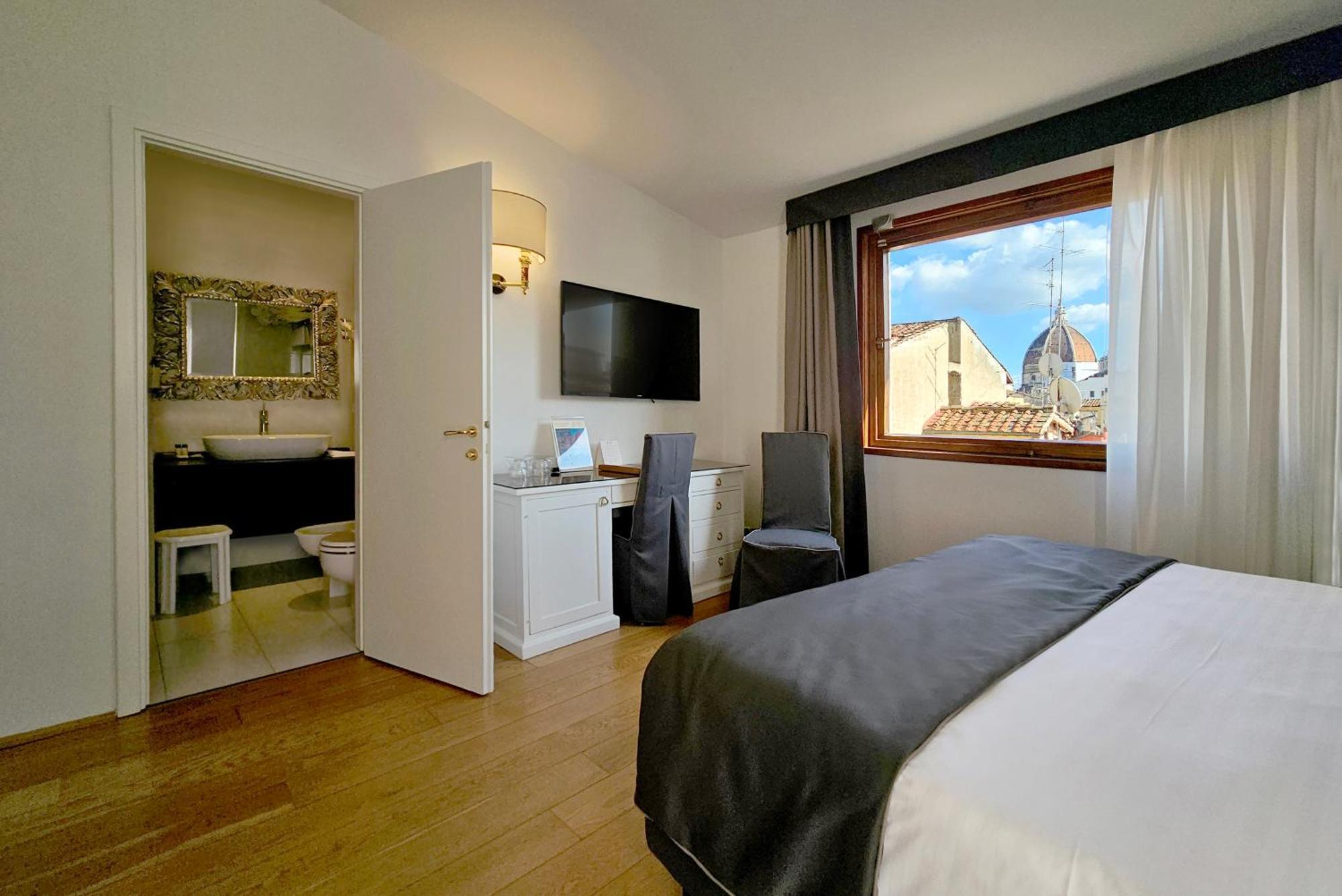 Deluxe Room,1559626735:JPEG