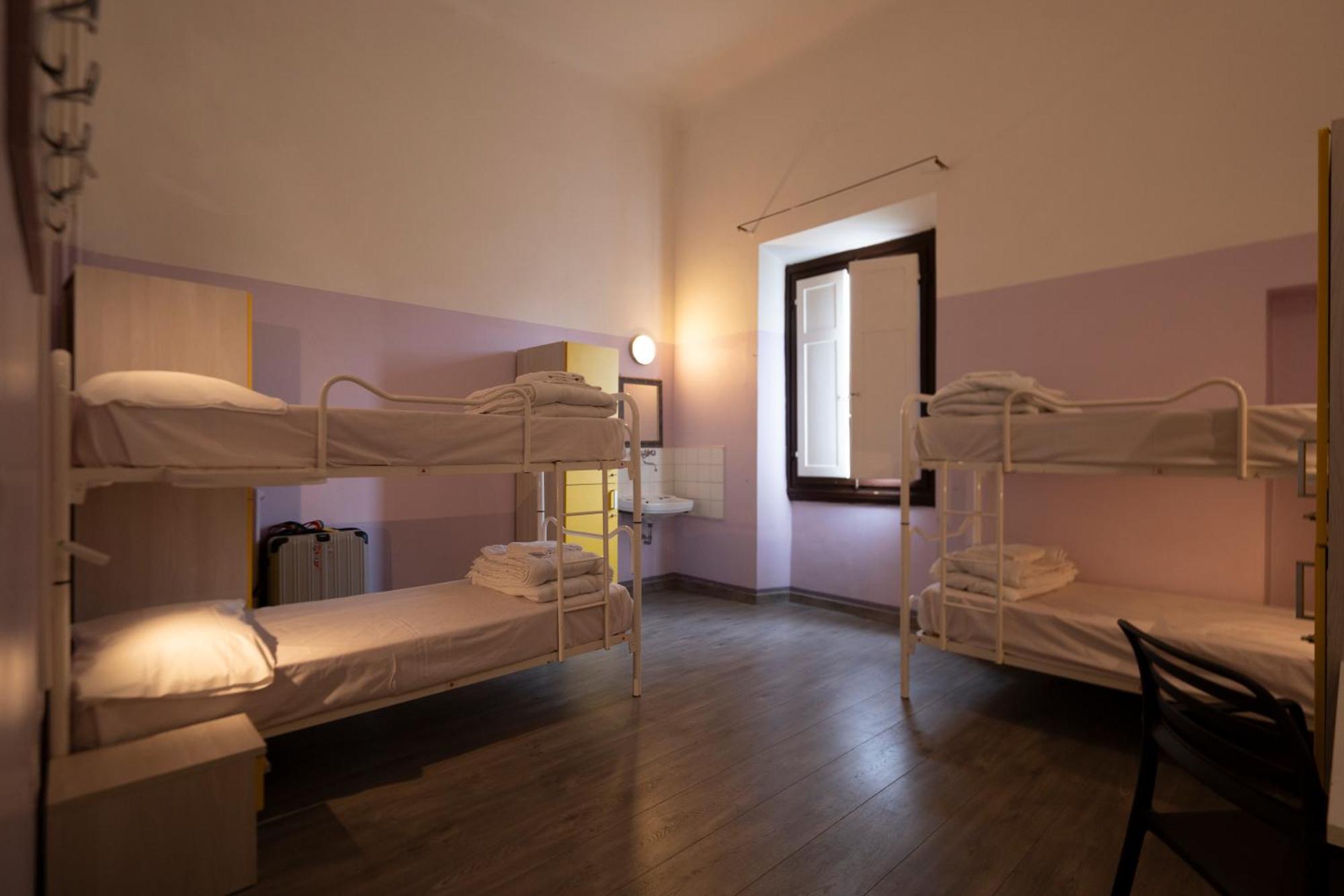 Bed 4-Bed Female Dormitory Room