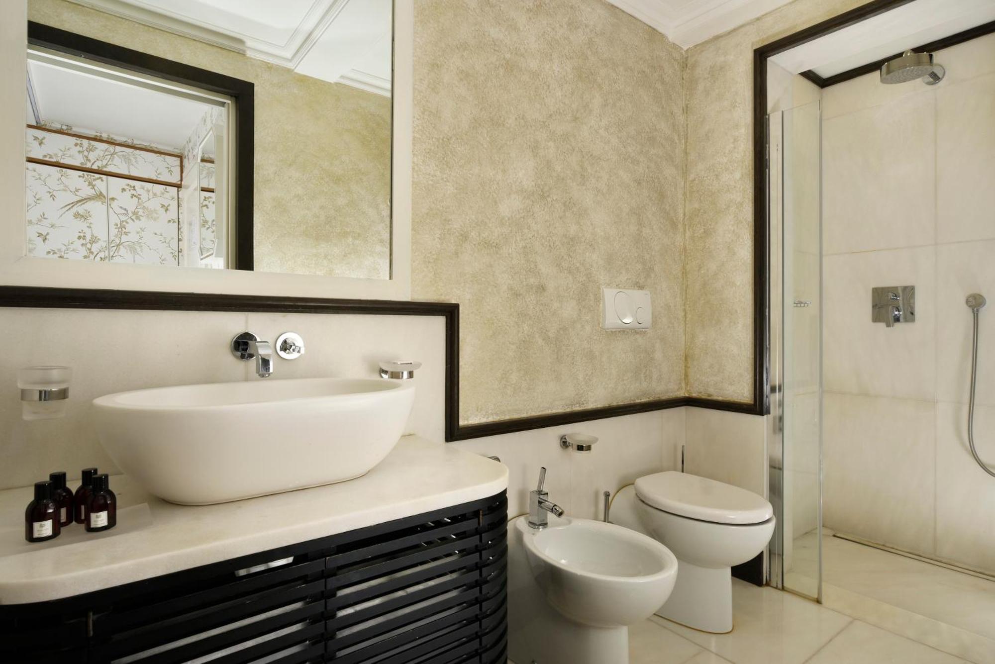 Deluxe Room,1584473172:JPEG