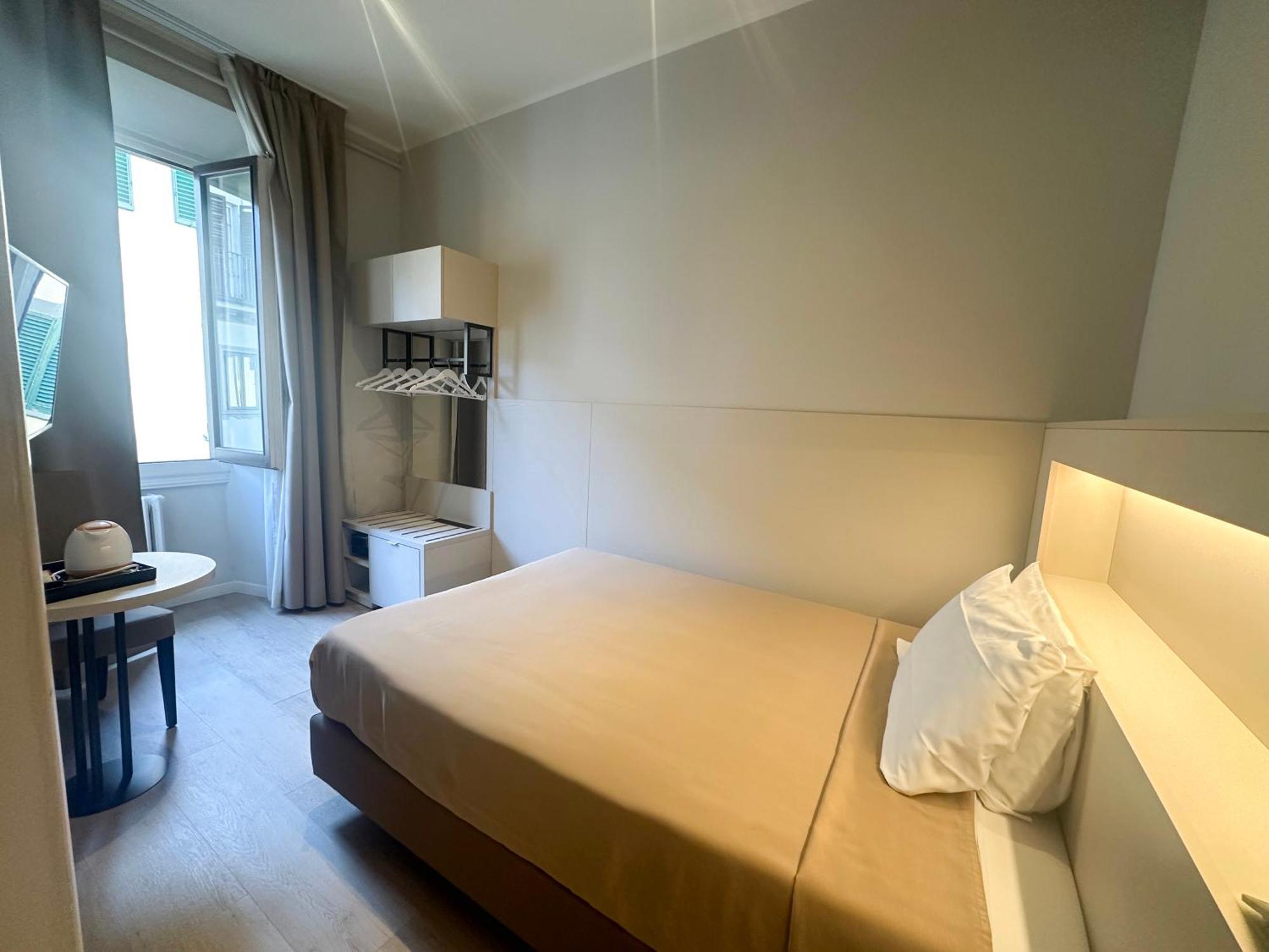 Single Room Private External Bathroom