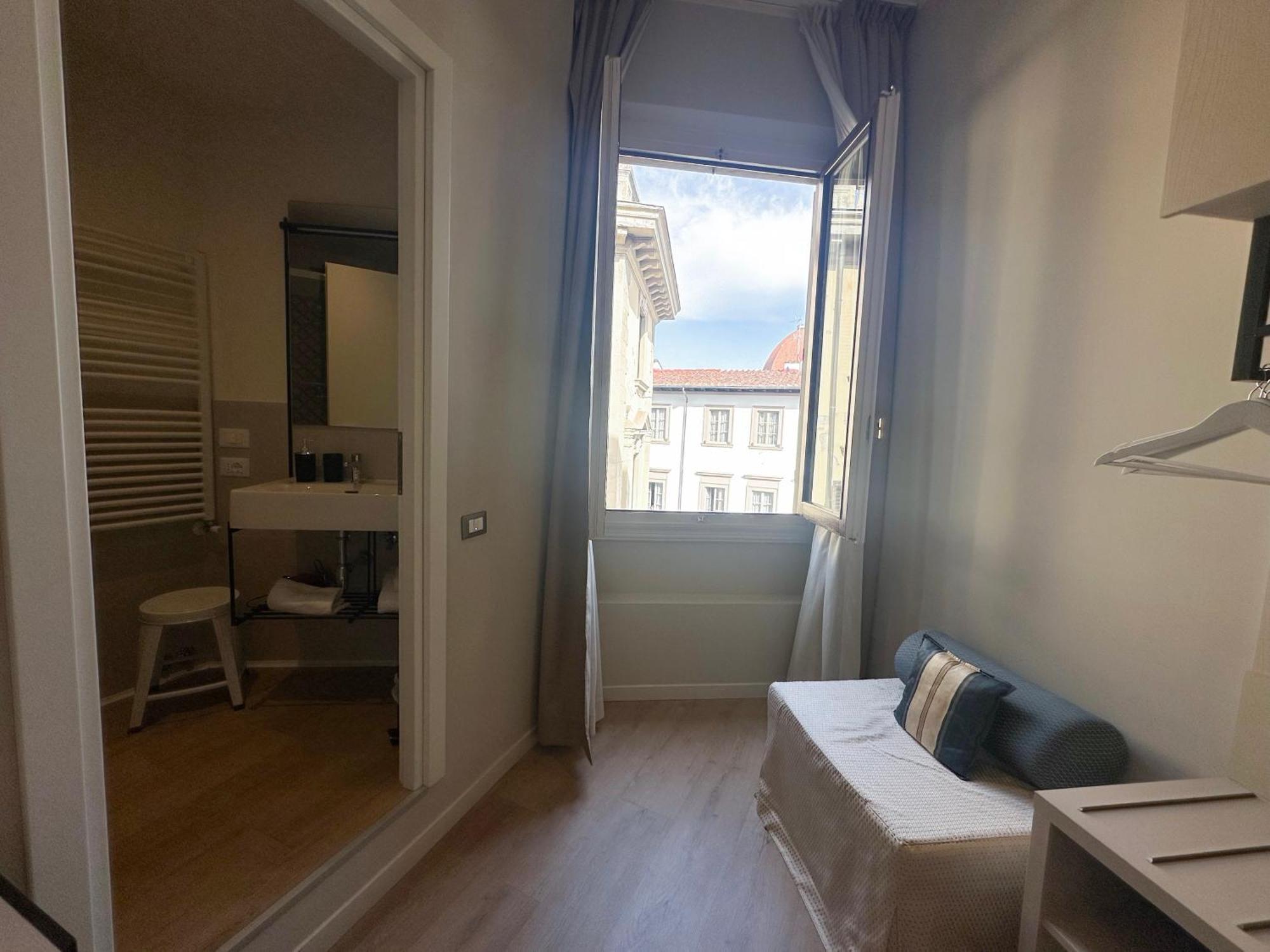 Comfort Triple Room