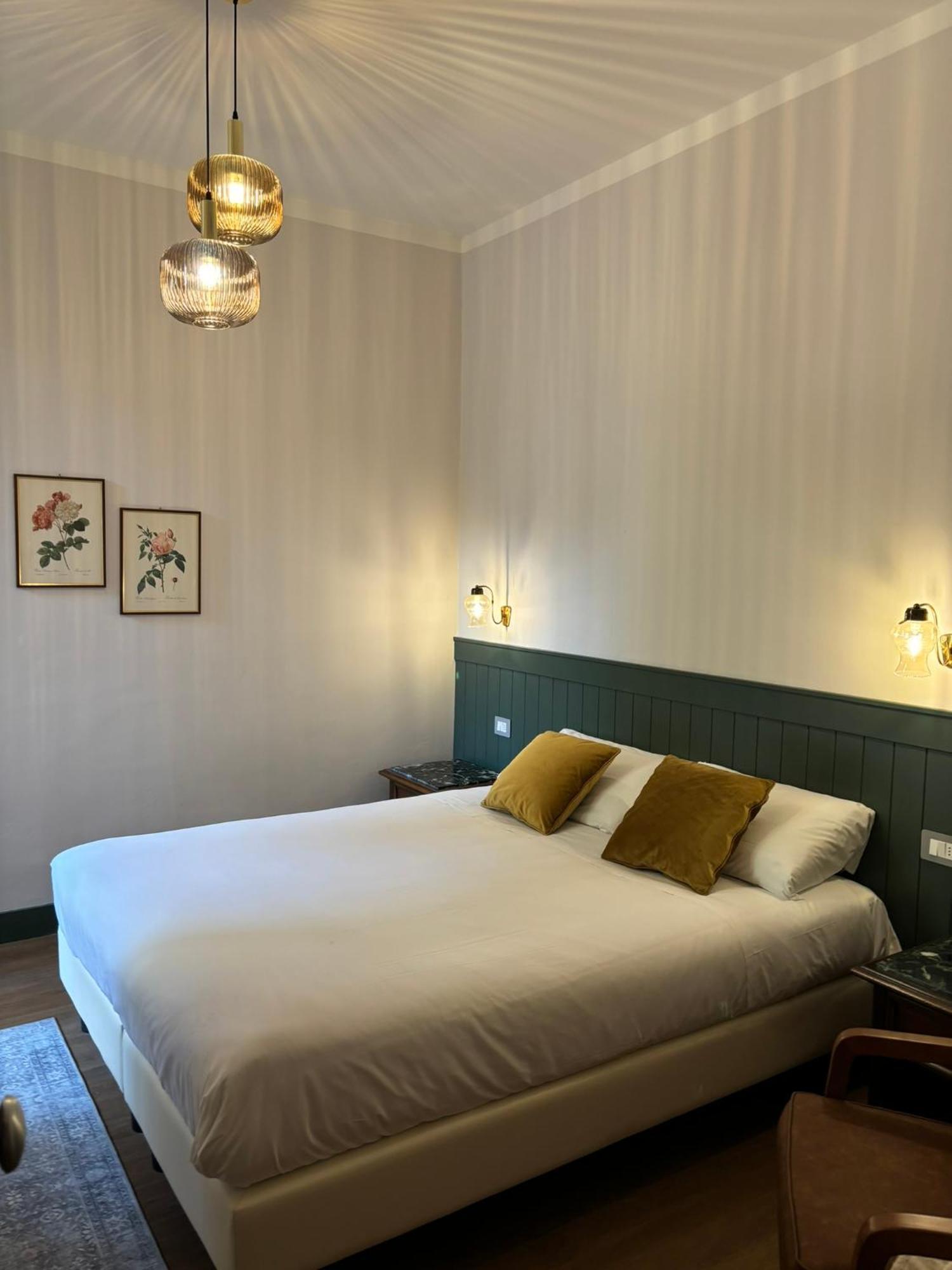 Habitación con cama grande