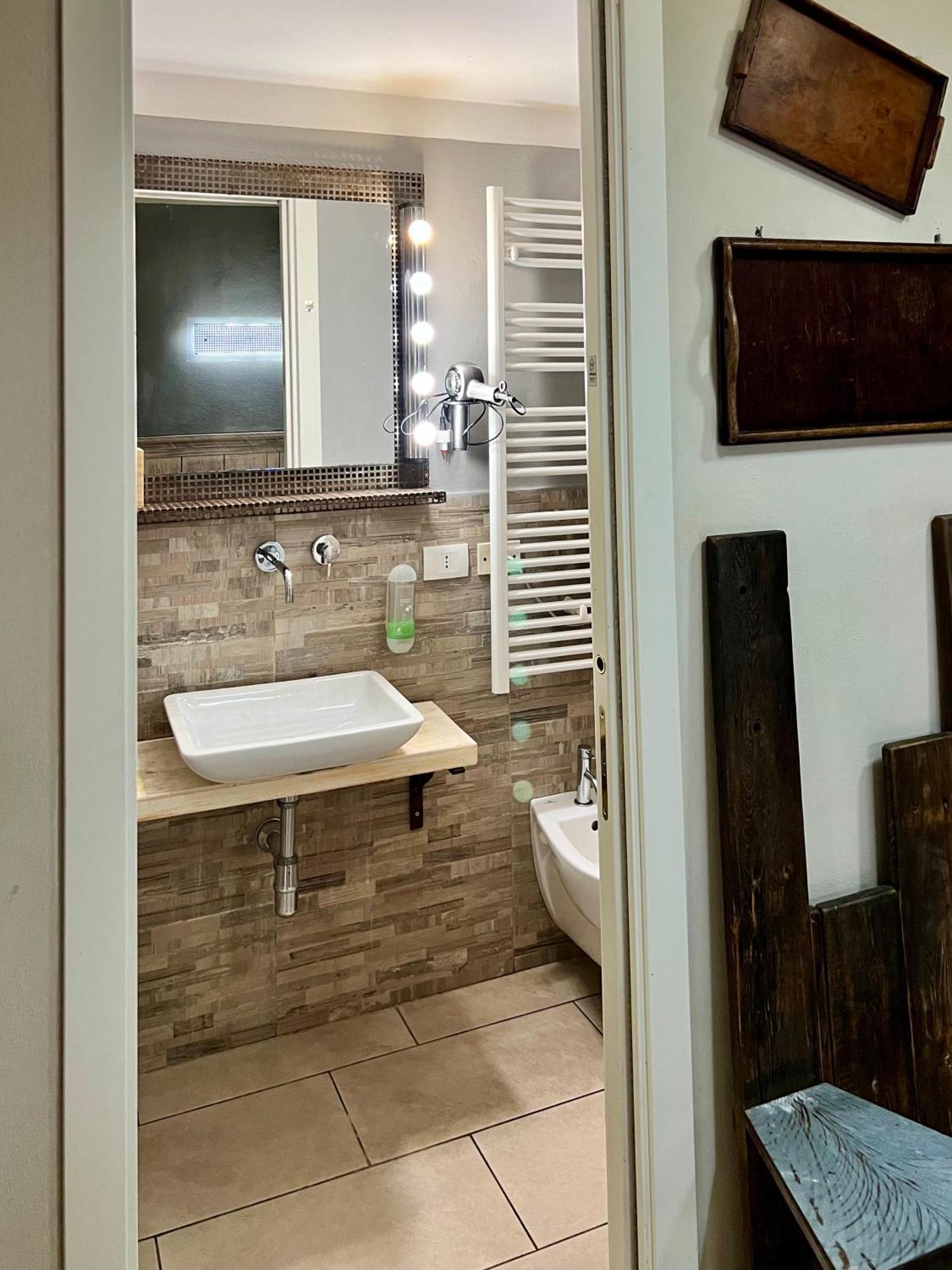 Double Room Private Bathroom