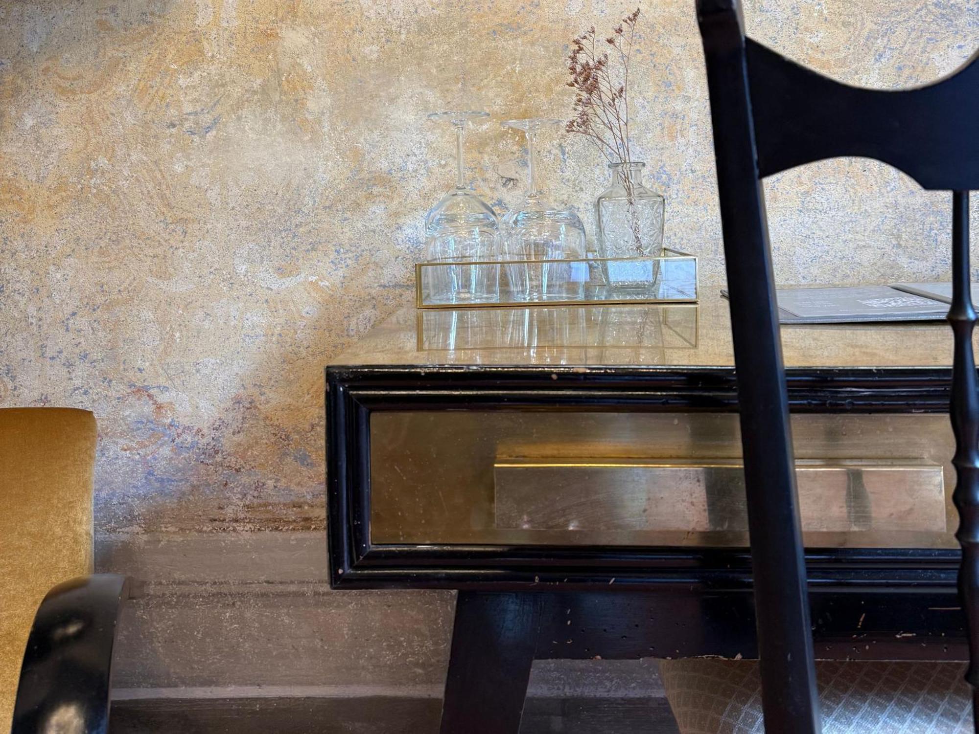 Medium Room,1649051722:JPEG