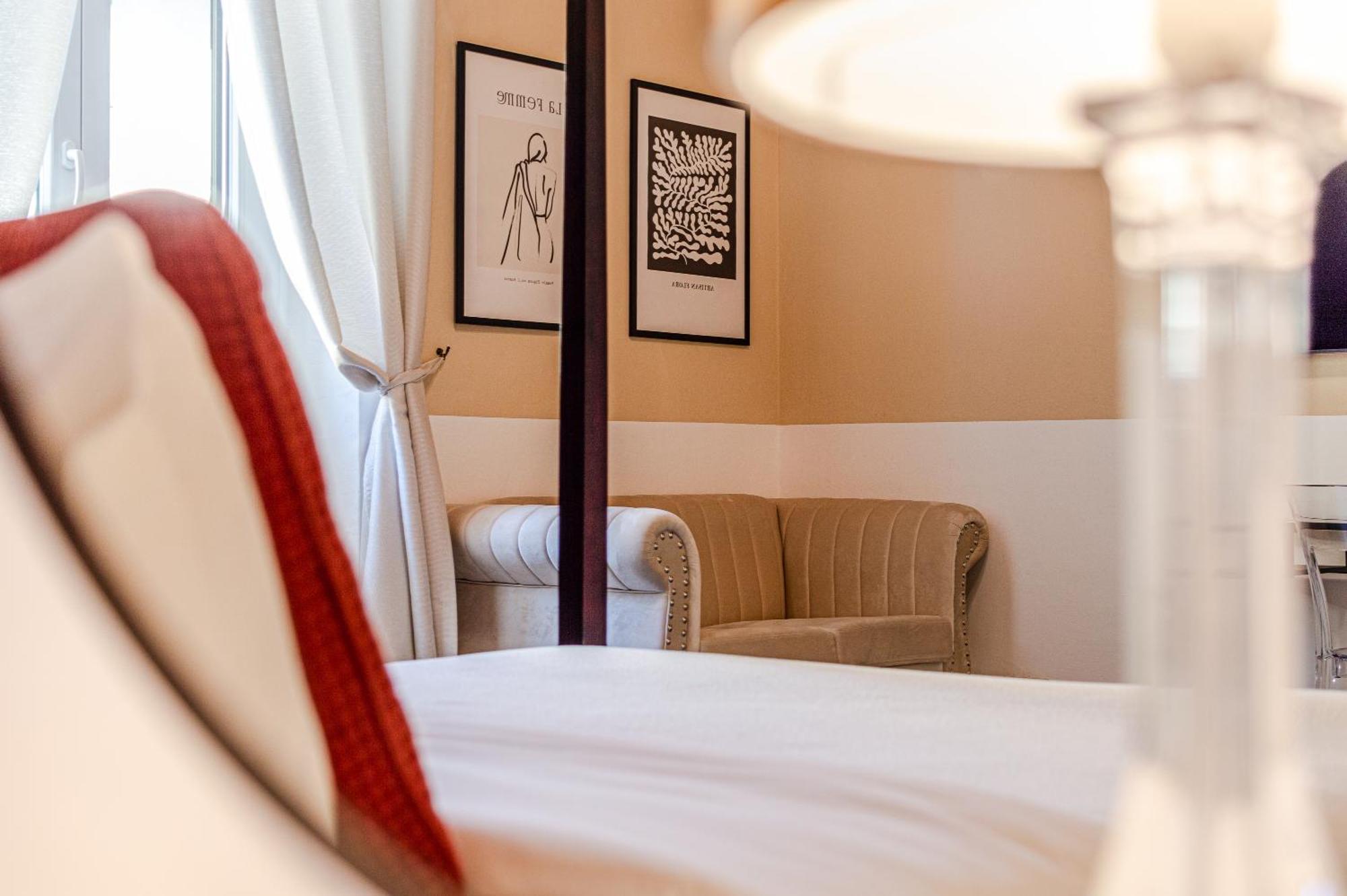Double Room Private External Bathroom