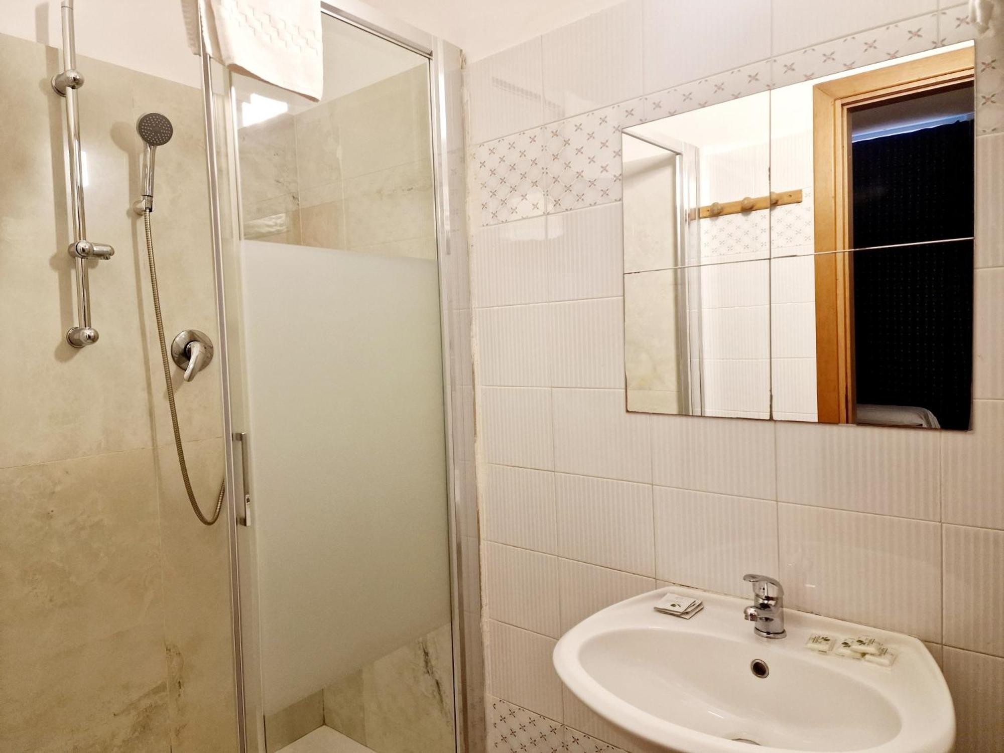 Quadruple Room,1653545754:JPEG