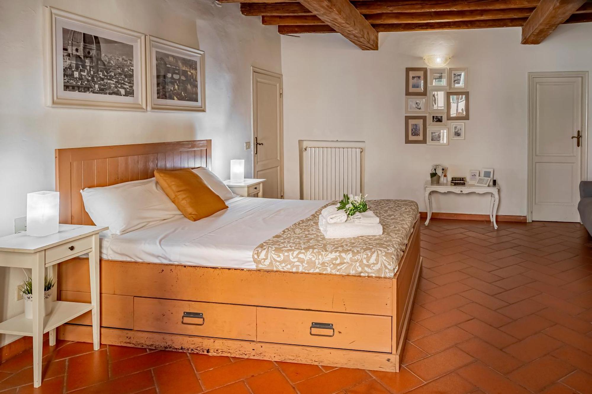 Deluxe Queen Room