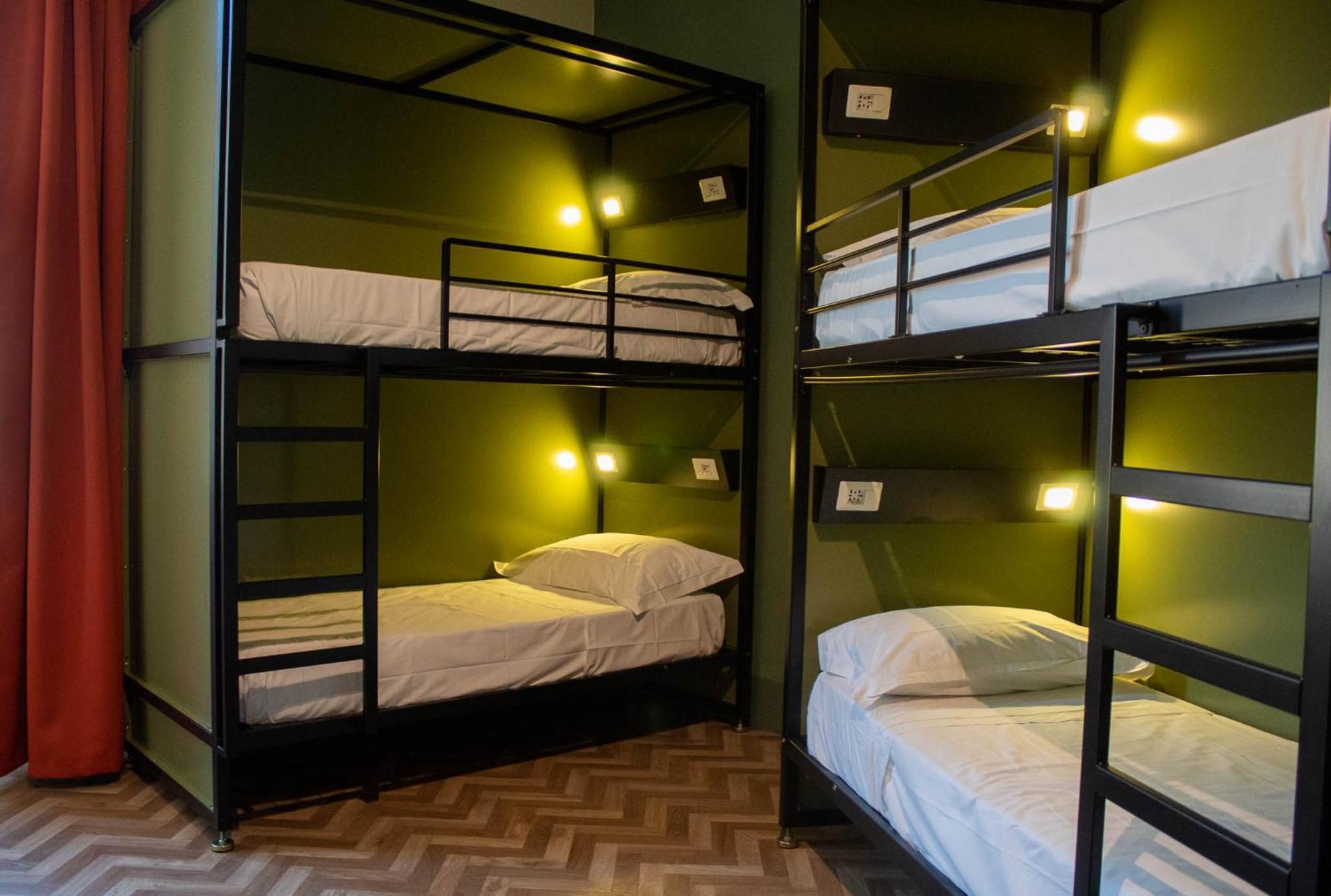 Lit dans Dortoir pour Femmes de 4 Lits