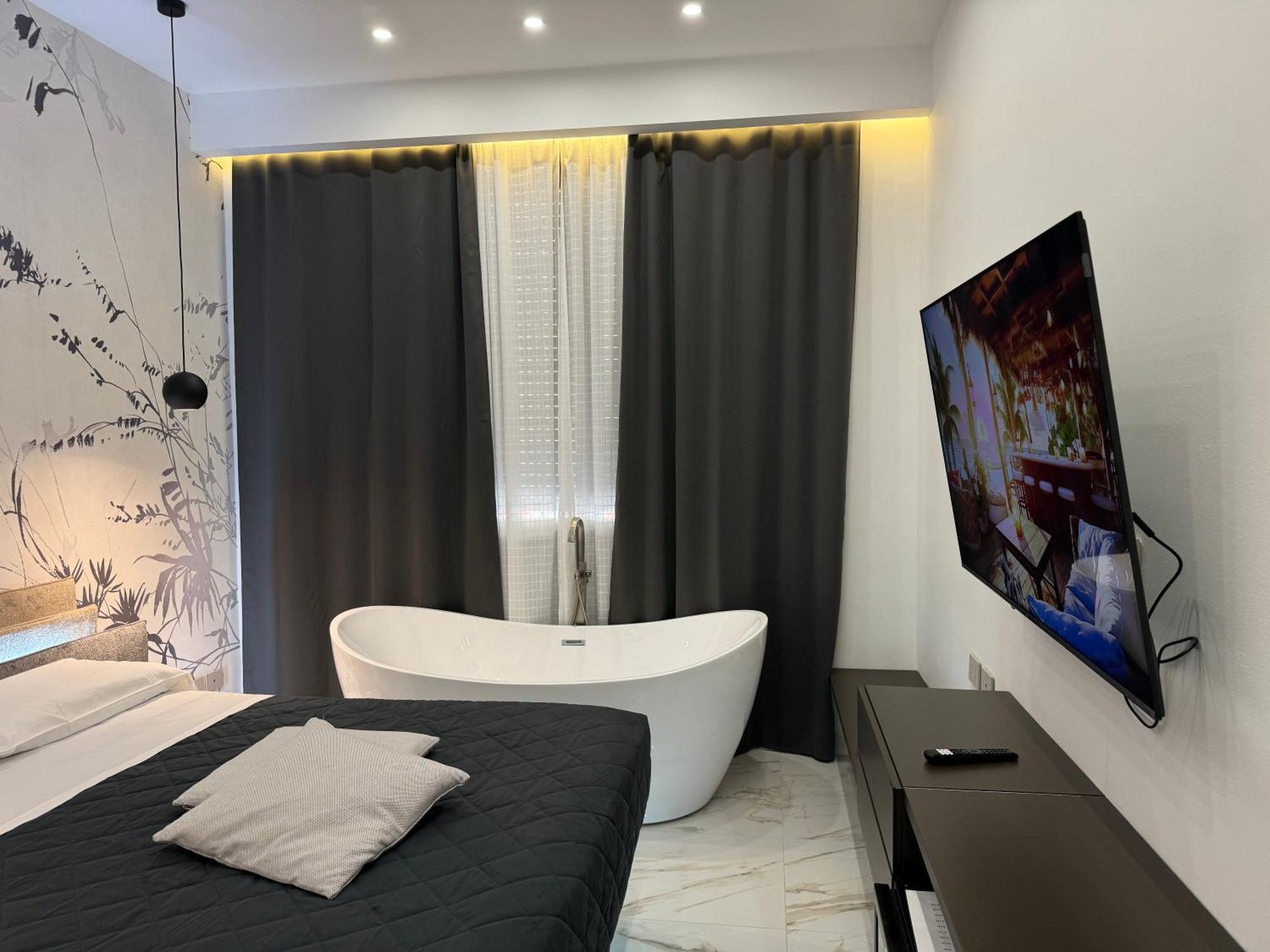 Deluxe Suite with Spa Bath,1689828501:JPEG