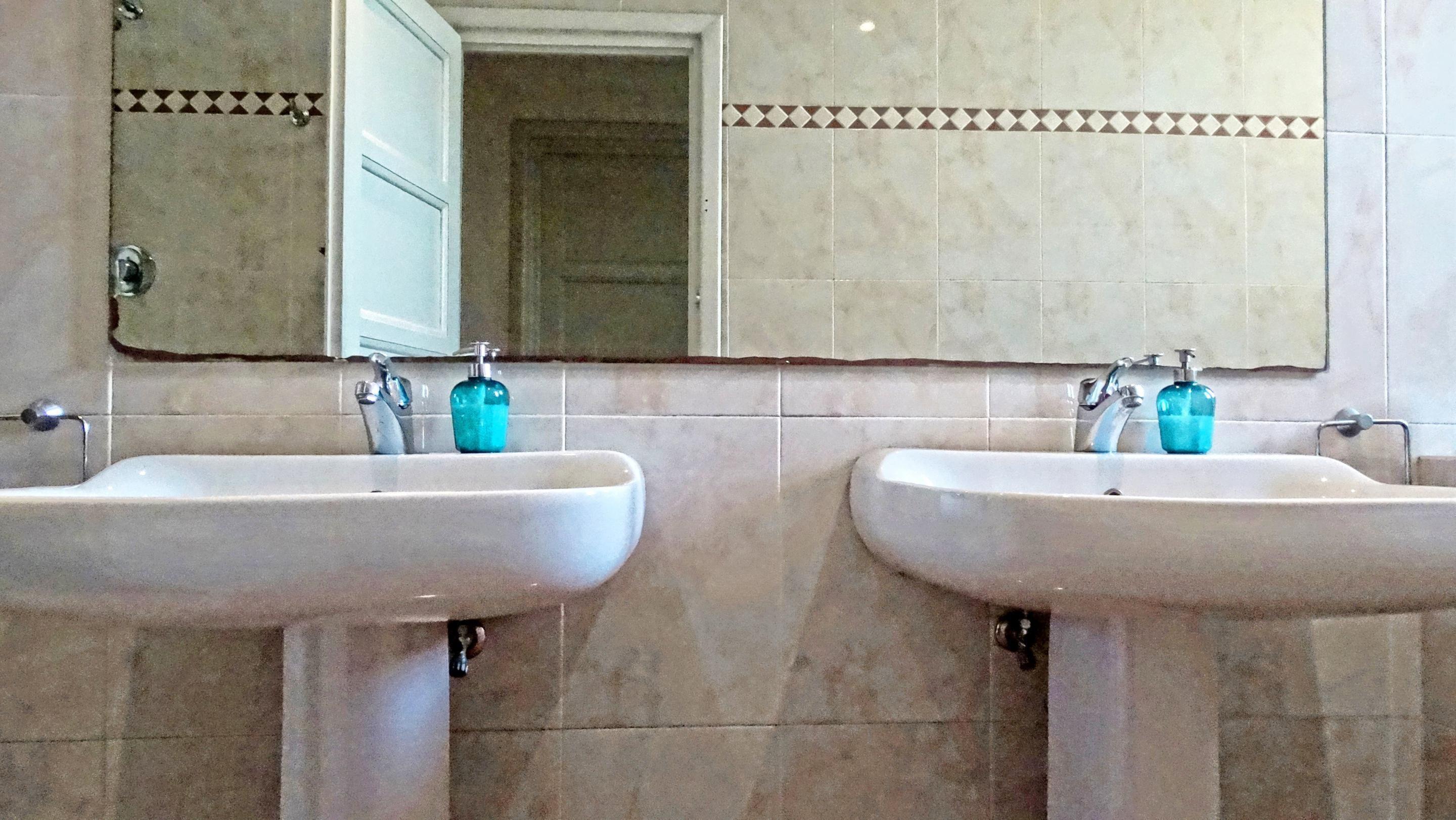 Einzelzimmer mit Gemeinschaftsbad