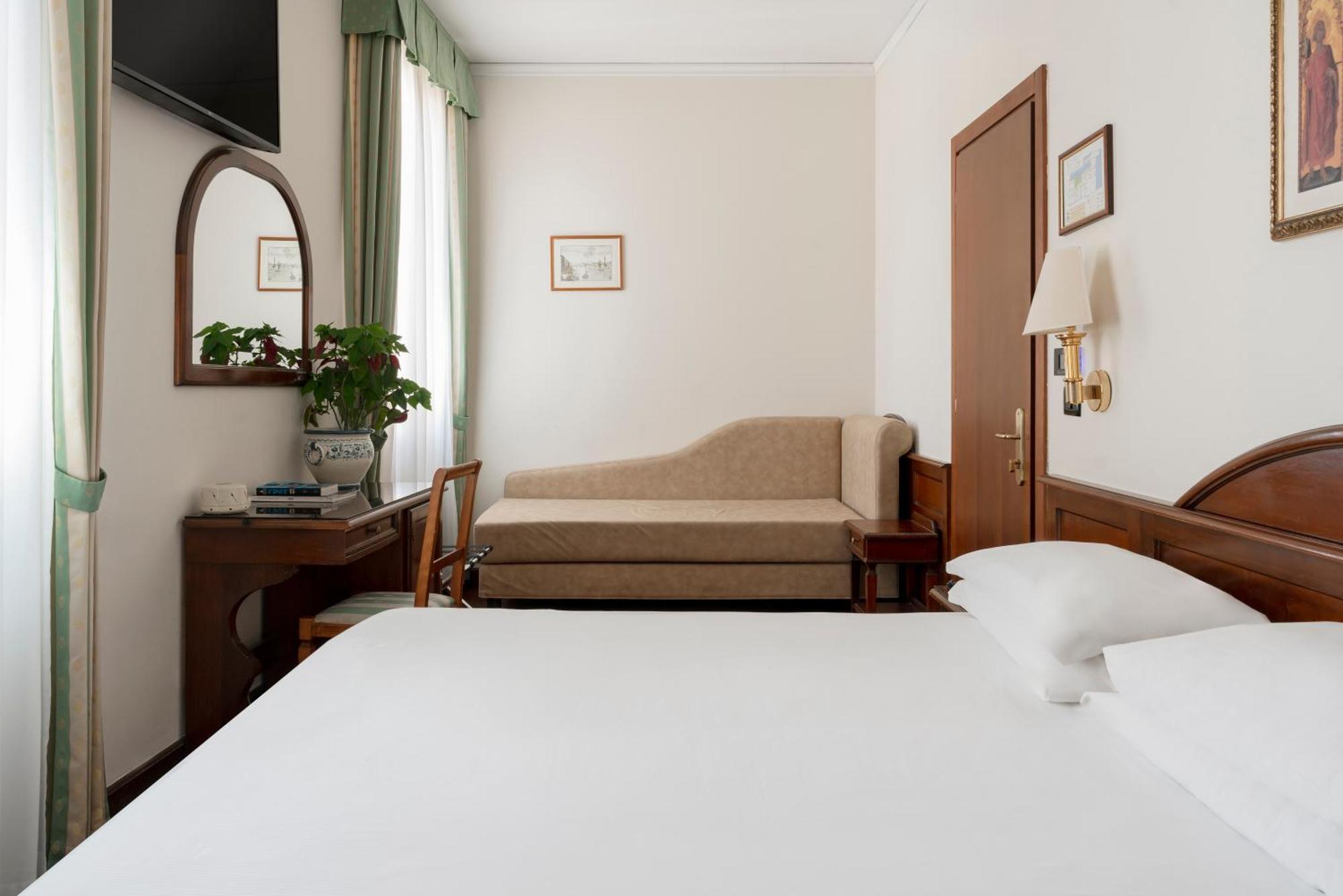 Triple Room,1742590110:JPEG
