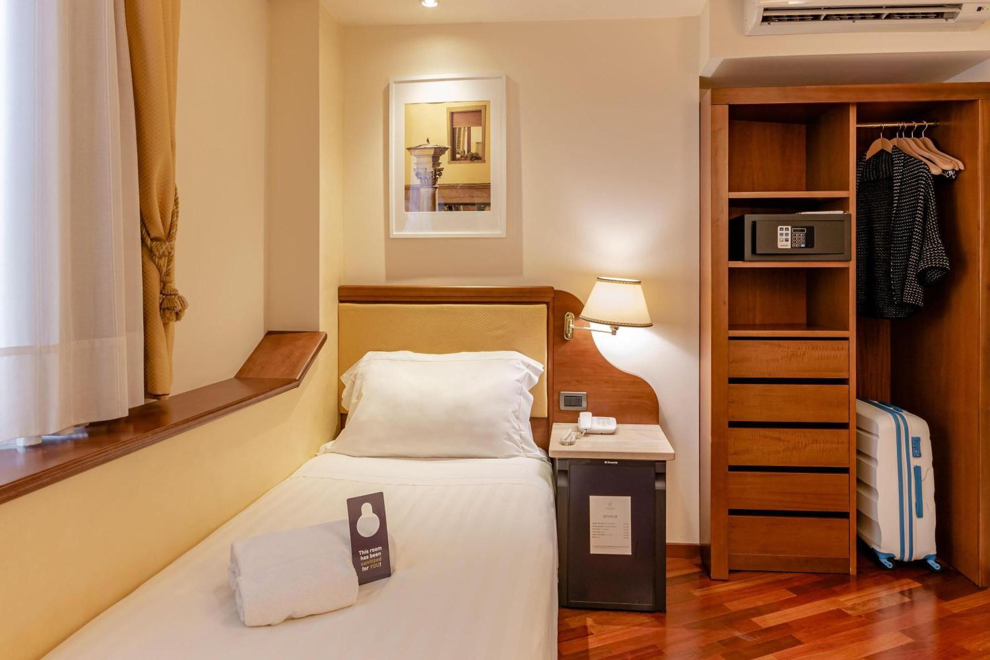 Single Room,1742590181:JPEG