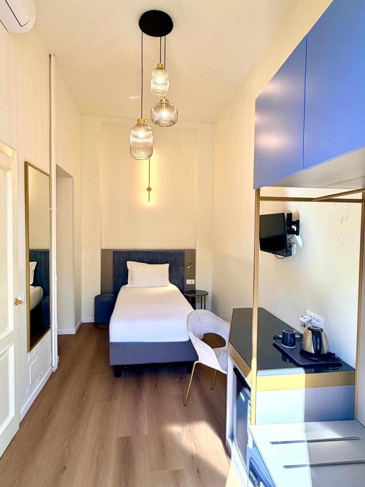 Single Room,1758281311:JPEG