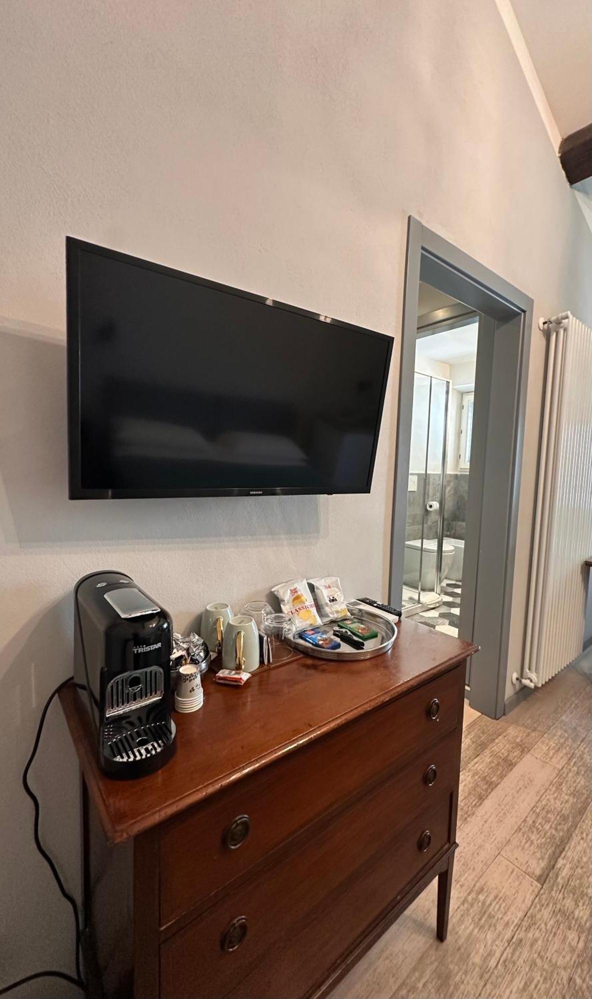 Large Double Room,1769954574:JPEG