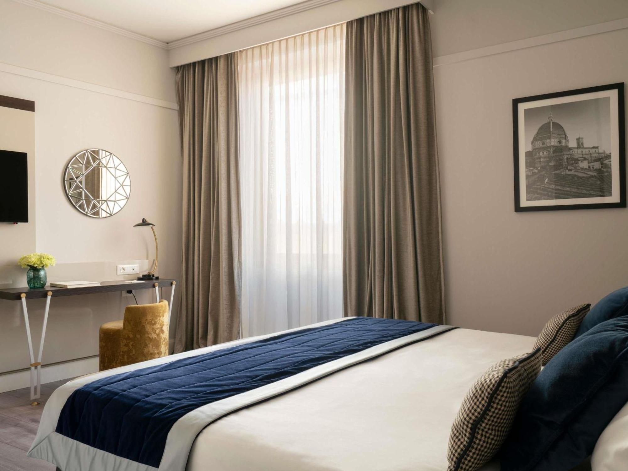 Executive Queen Room One Queen Bed