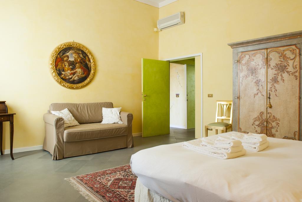 Three-Bedroom Apartment Terrace