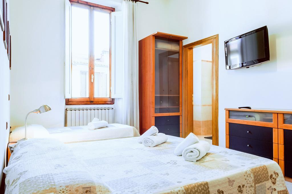 Large Two-Bedroom Apartment Via Fiume 1
