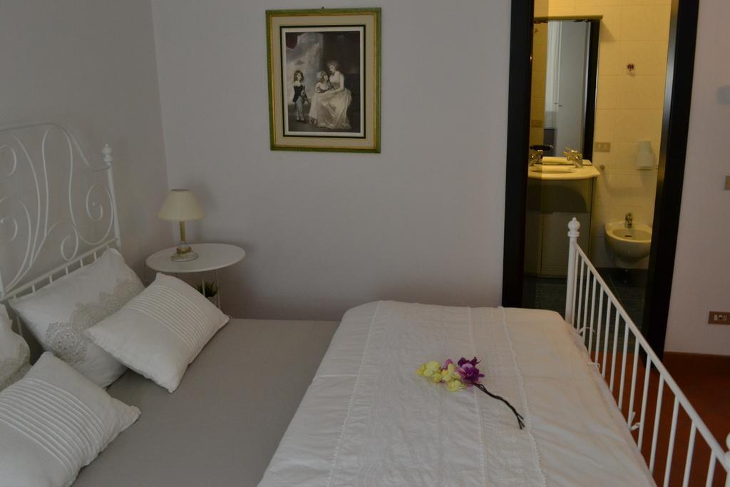 Double Room,215533526:JPEG