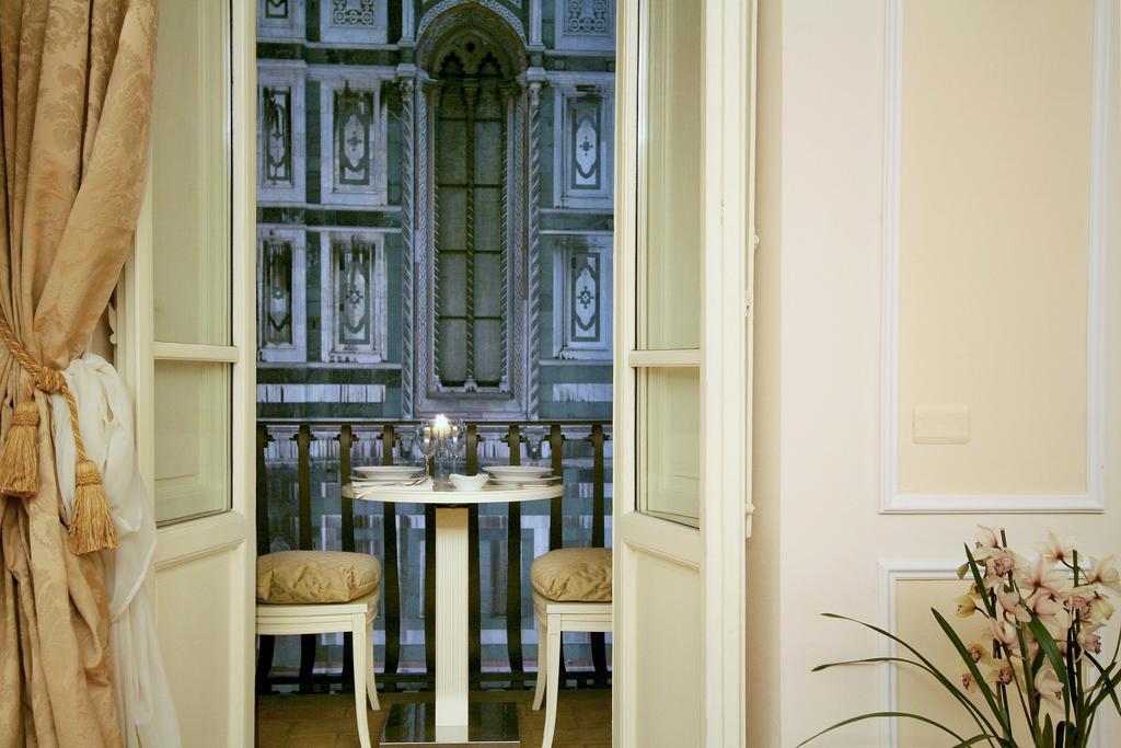 Deluxe Apartment mit Balkon und Domblick (2 Erwachsene)