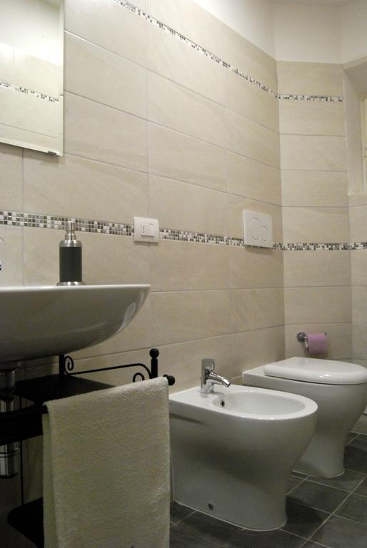 Double Room with Private Bathroom,326712361:JPEG