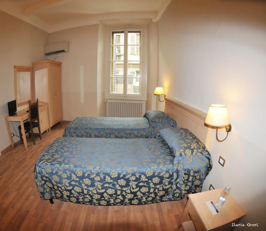 Doppel- oder Zweibettzimmer