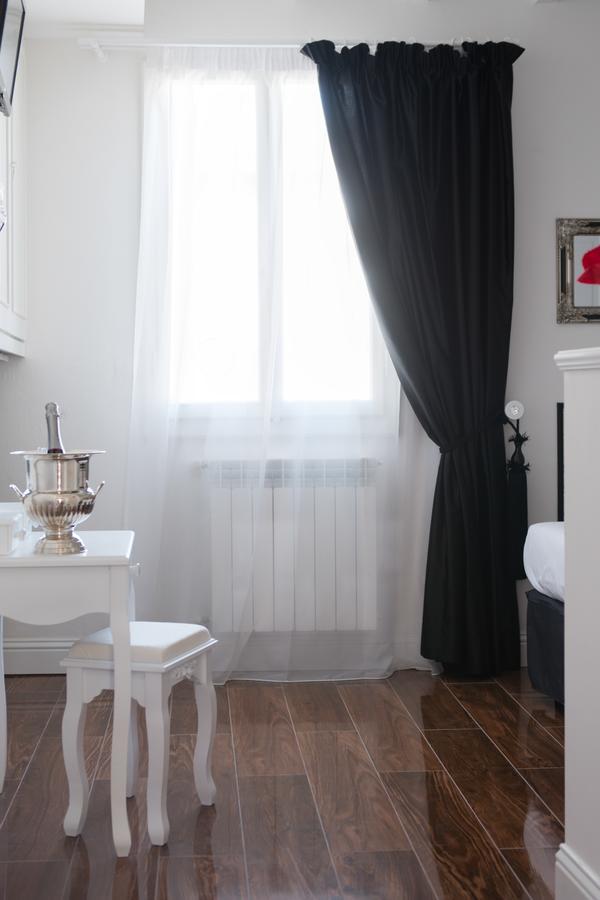 Double Room,633014877:JPEG