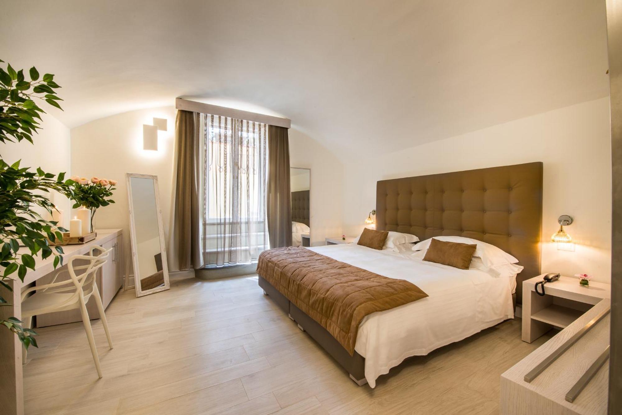 Chambre Familiale avec Accès Piscine