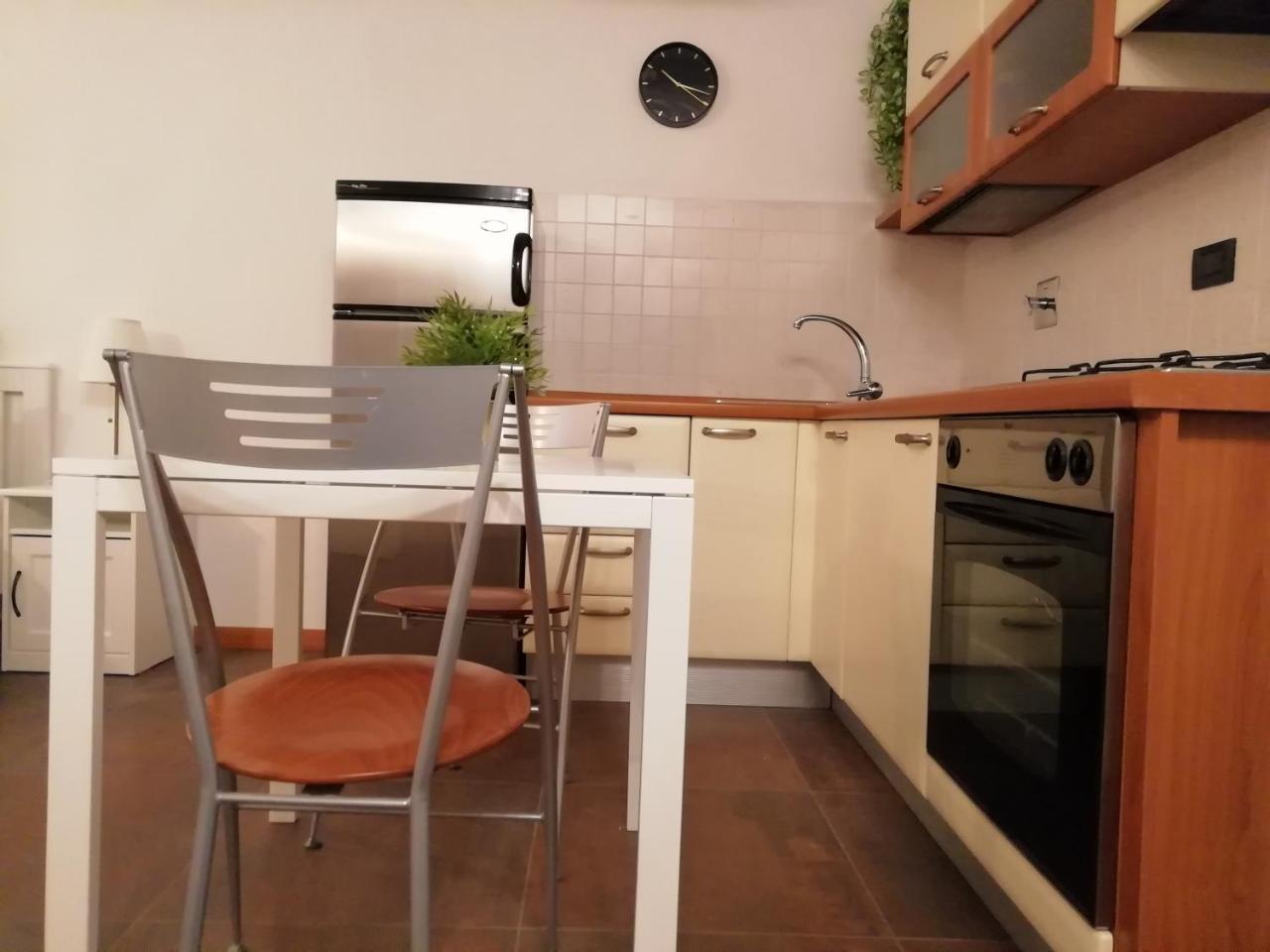 Queen Room with Shared Bathroom,737388877:JPEG