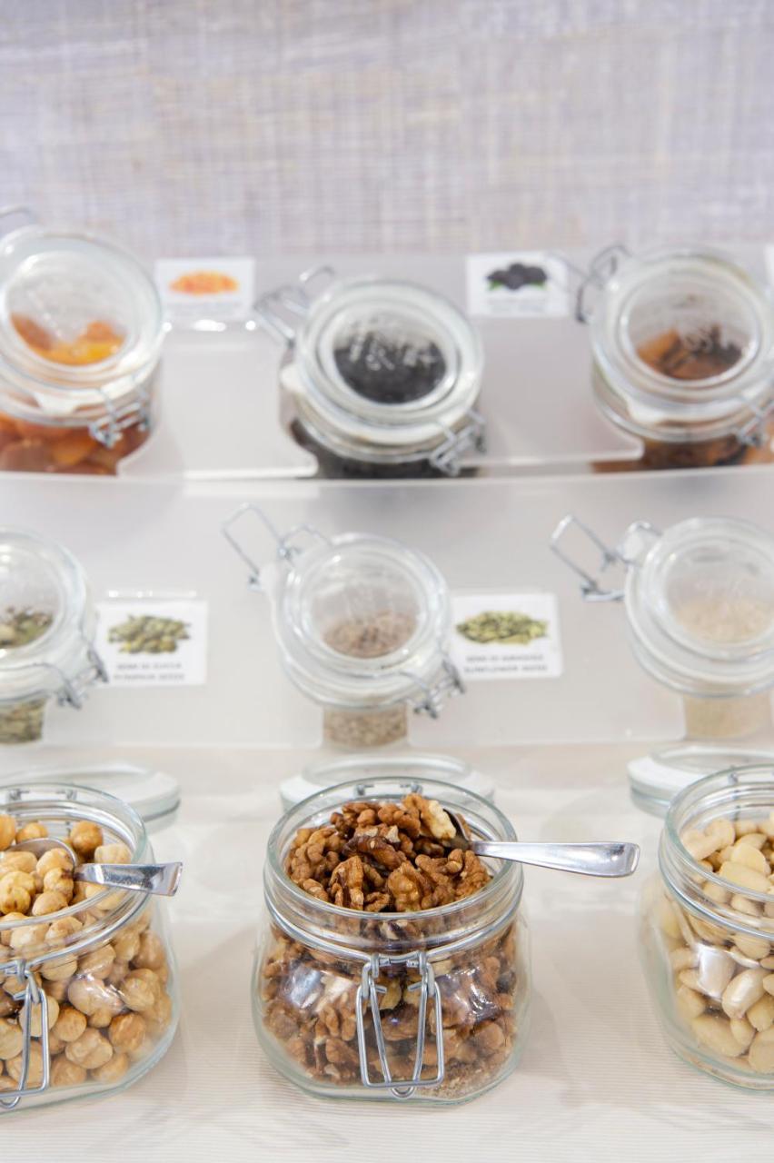 Standard Double or Twin Room,748728587:JPEG