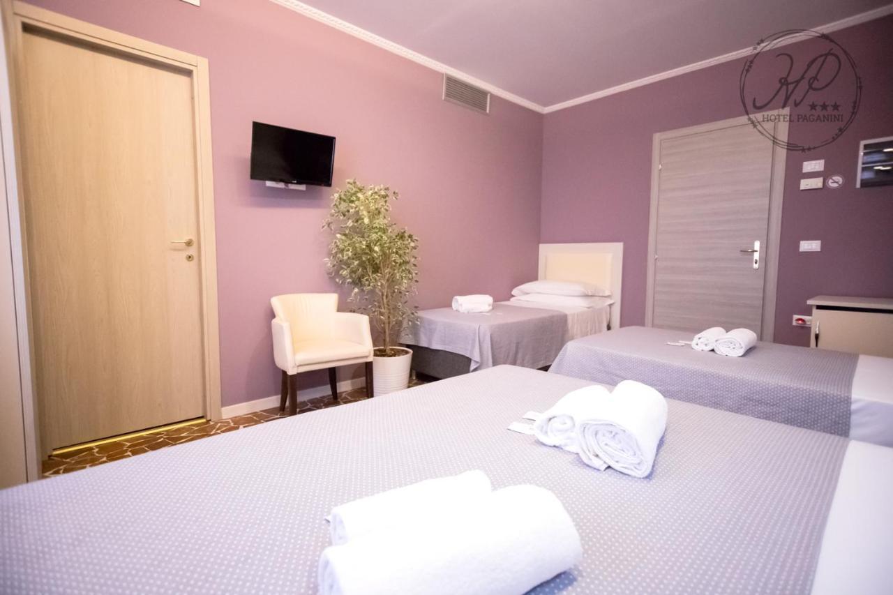 Quadruple Room Private Bathroom