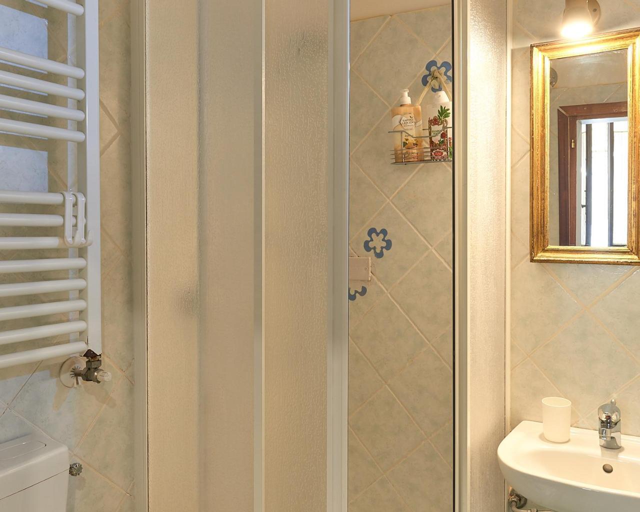 Habitación Individual con baño privado externo