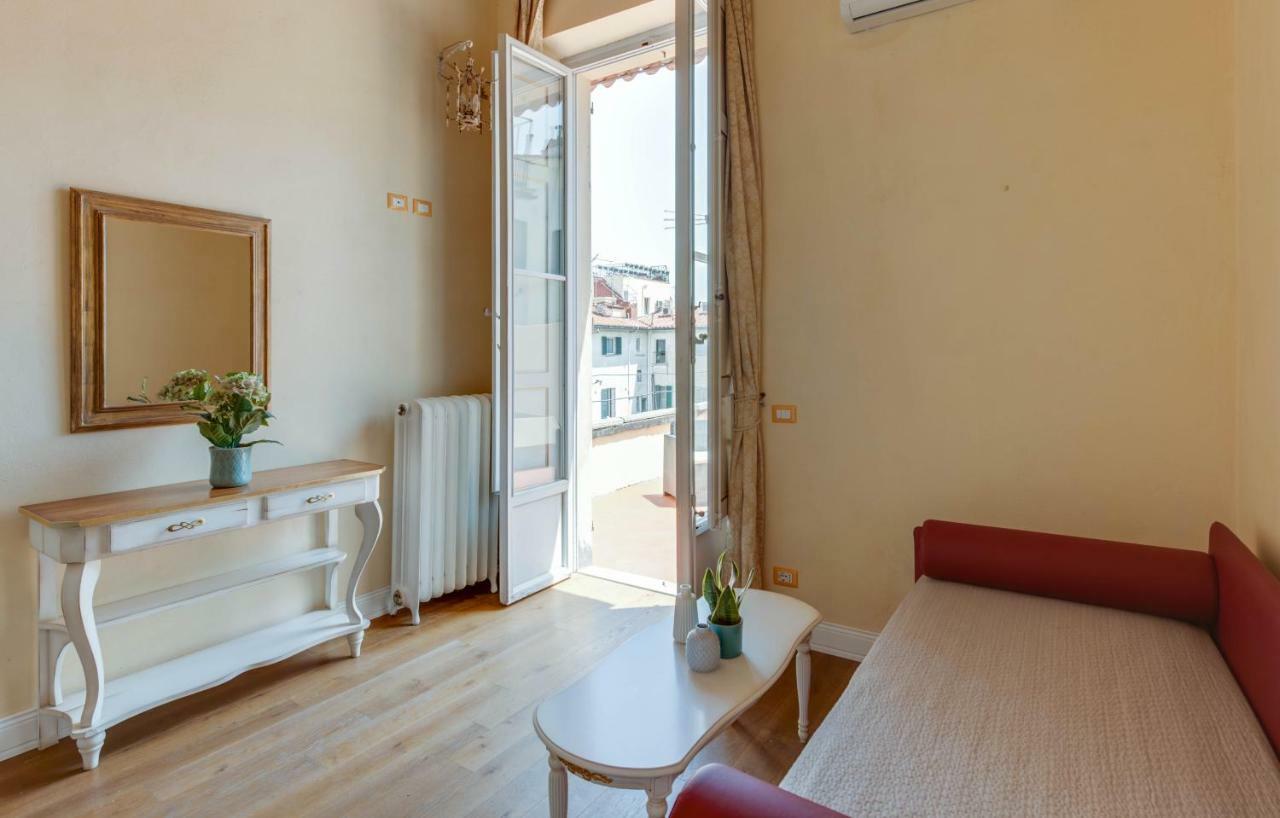 Deluxe Family Room - Belvedere,811765962:JPEG