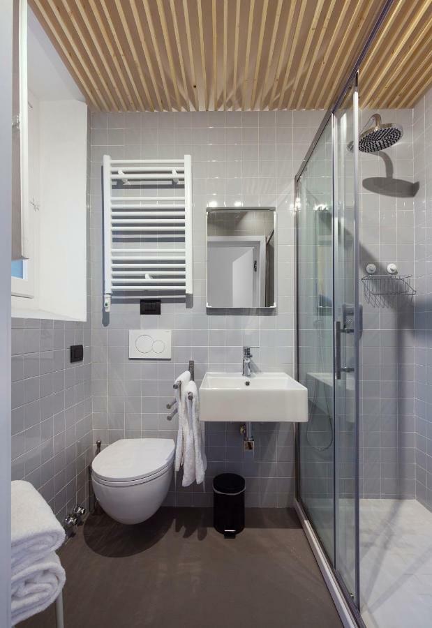 Double Room with Balcony,850878830:JPEG