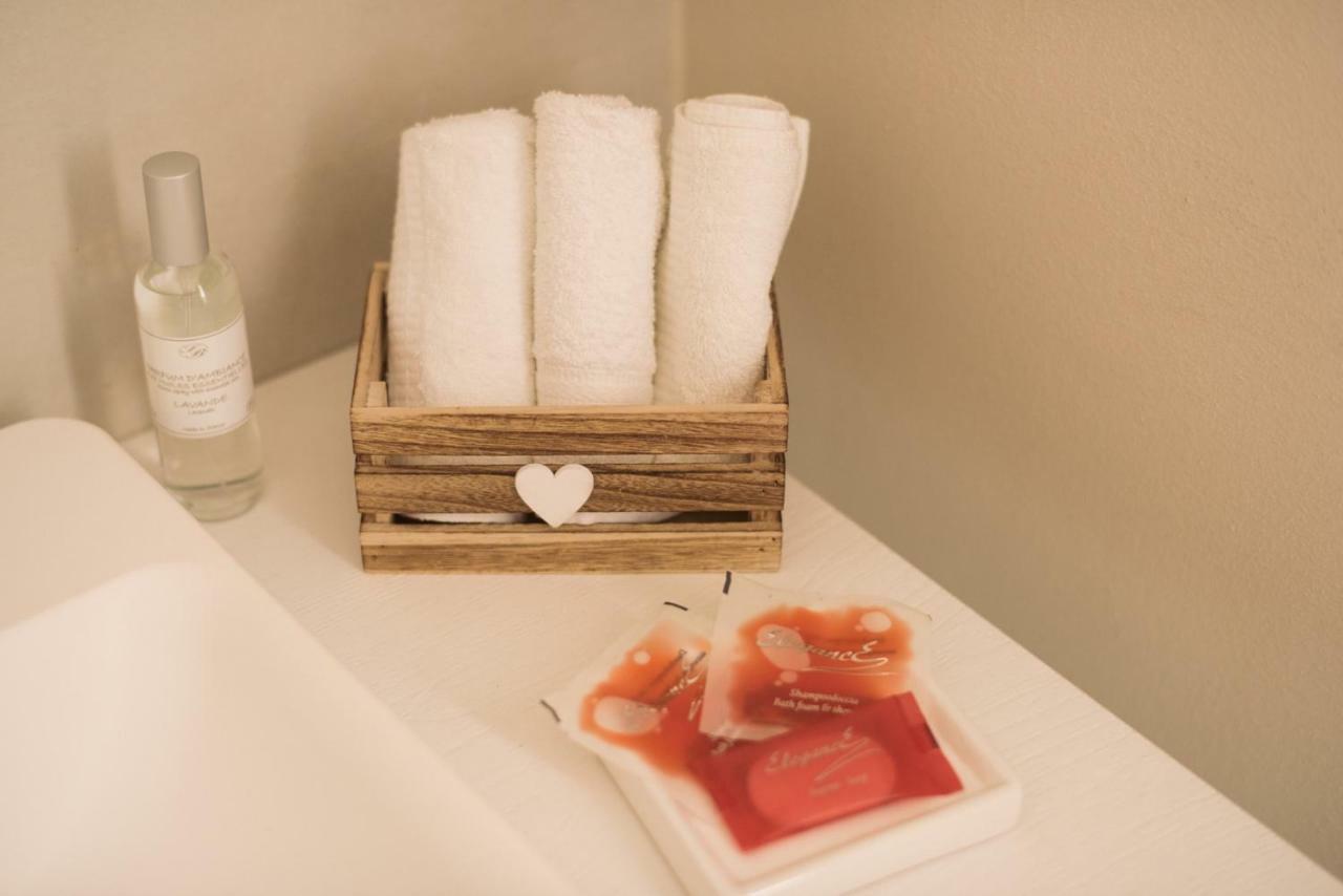 Double Room,858780887:JPEG