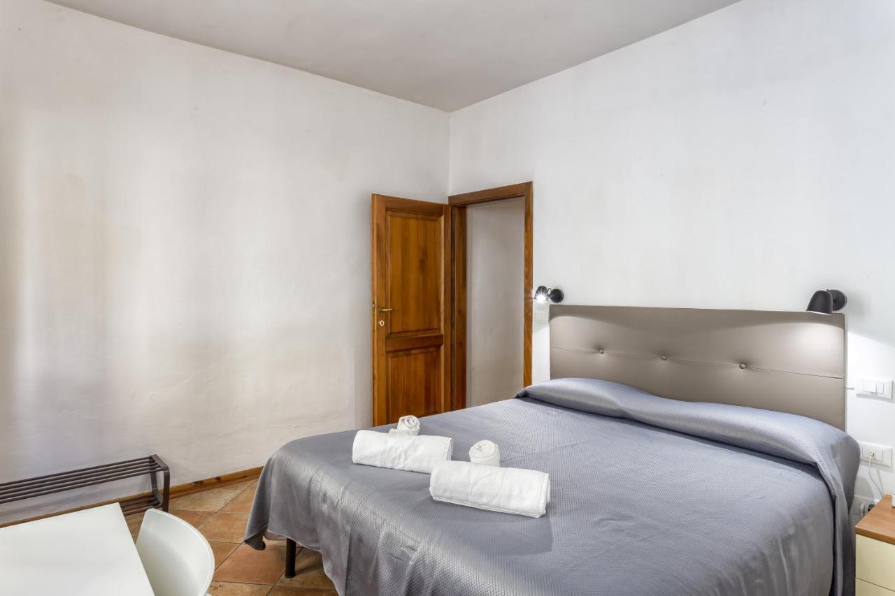 Two-Bedroom Apartment n°1 Via Giovan Battista Zannoni 6