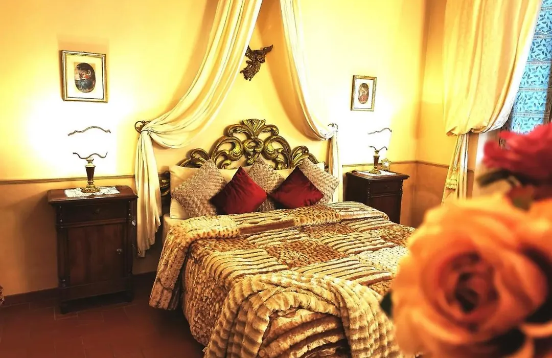 Classic Style Apartment In Center-1