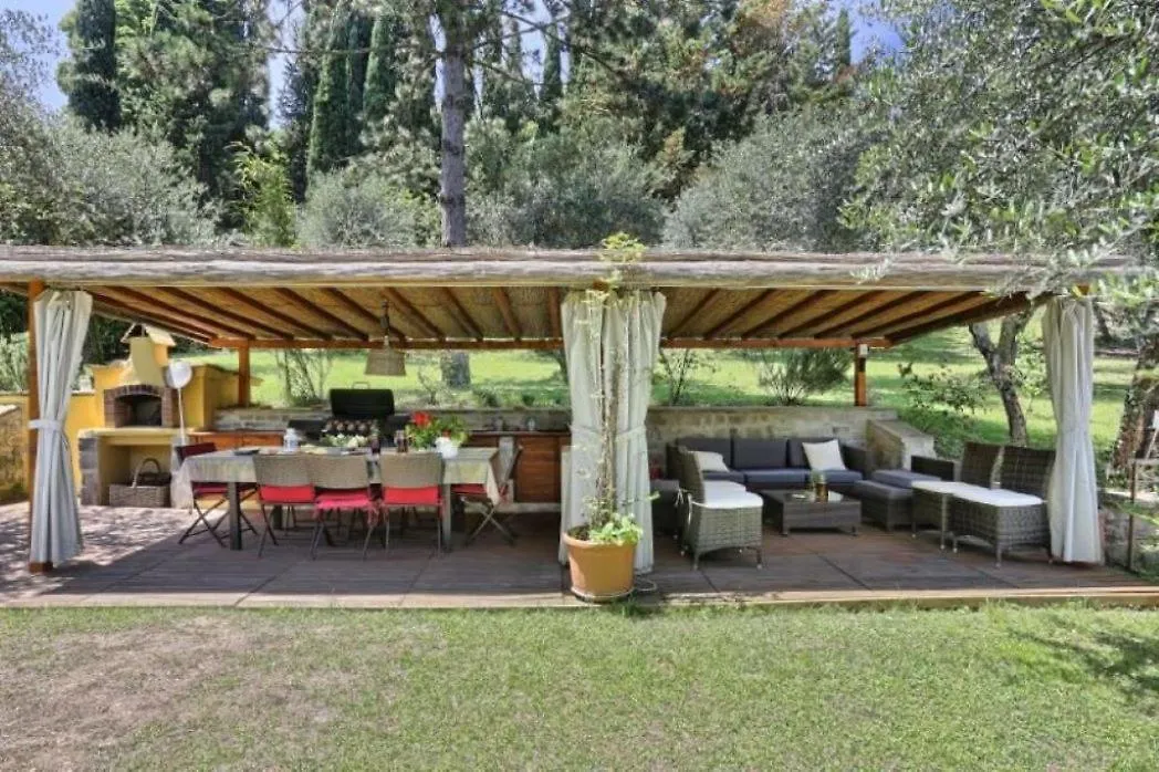 Villa In Private Estate,Shared Pool,Parking,3Km To Ponte Vecchio-1