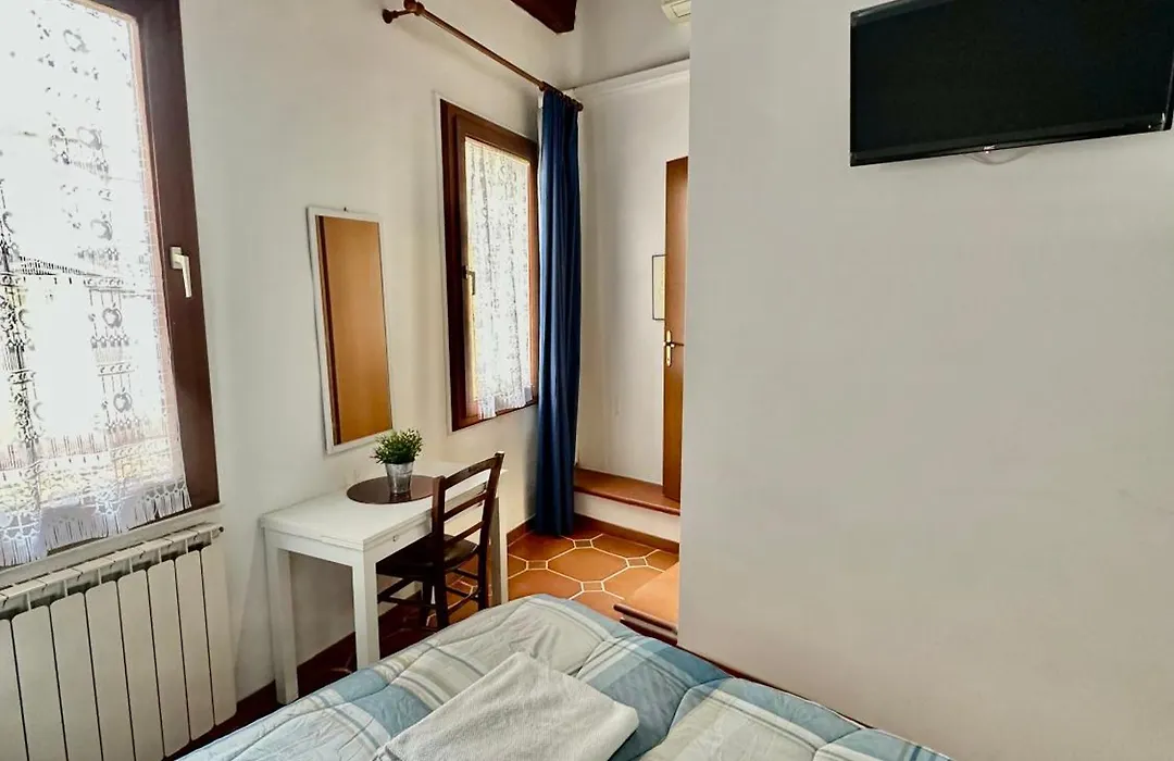 Medici Suite - Appartamento Vintage 200M Dal Duomo-1